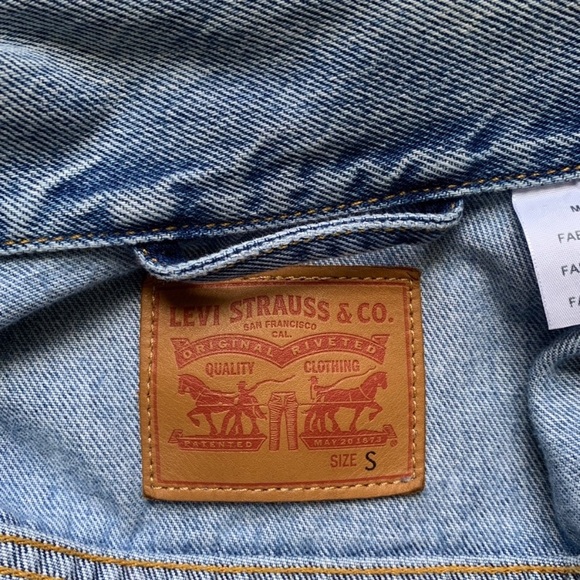 LAST DAY Levi’s Denim Jacket - Picture 5 of 5